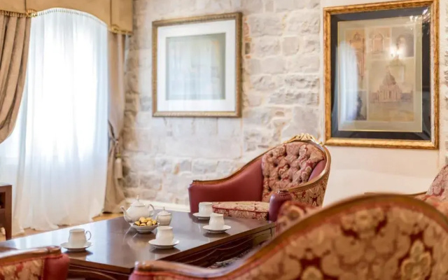 Villa Nepos Hotel