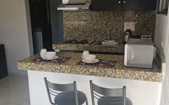 TJ Apartments, Calle 6, PDC