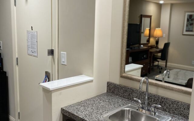 Clayton Plaza Hotel & Extended Stay