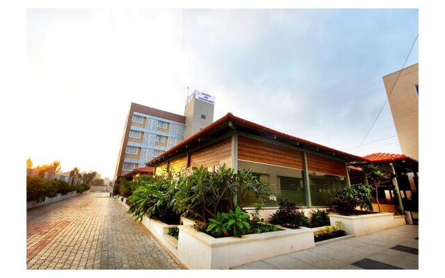 Hotel RK Gardenia