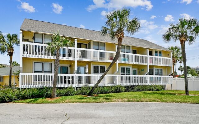 Sandpiper Cove 8229 Studio Bedroom Condo by RedAwning