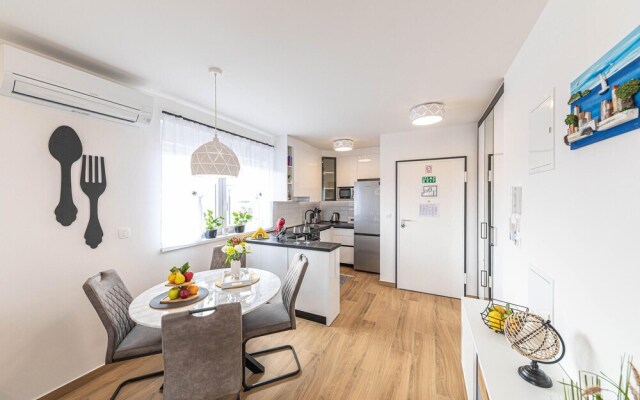 Beautiful Apartment in Trogir With Wifi and 2 Bedrooms