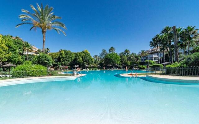 DN11-2 bedroom apartment close to Puerto Banus