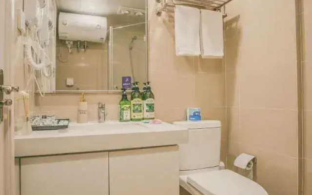 Carlos Service Apartment