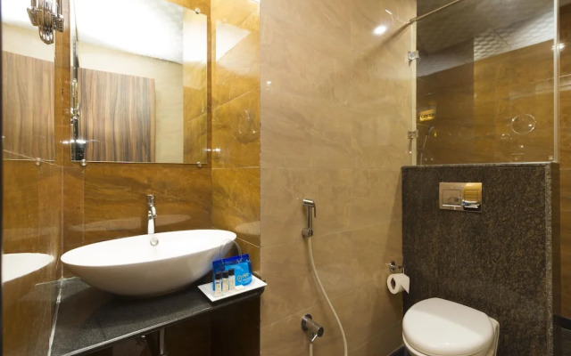 OYO 16033 Hotel Cartier Biznotel