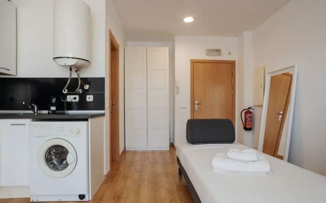Studio W/Balcony in Sanchinarro, 7mins To Train