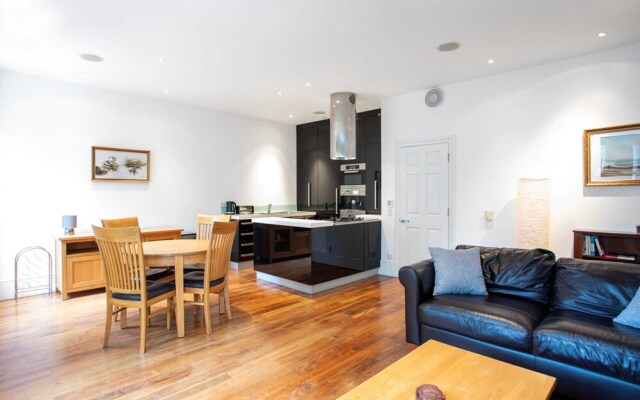 Spacious Pimlico Apartment