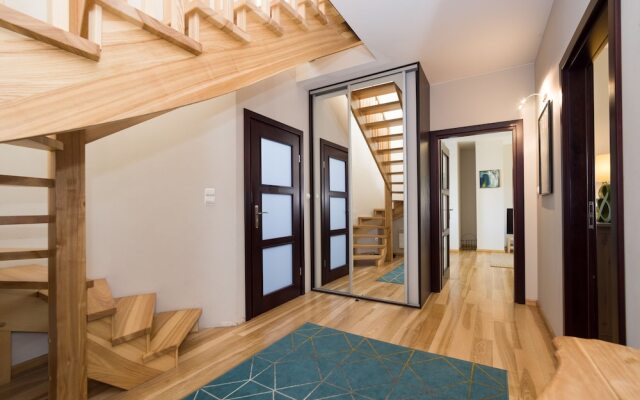 Royal Apartments - Center