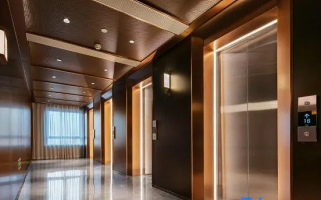 Orange Hotel (Zhengzhou Manhattan Yanzhuang Subway Station)