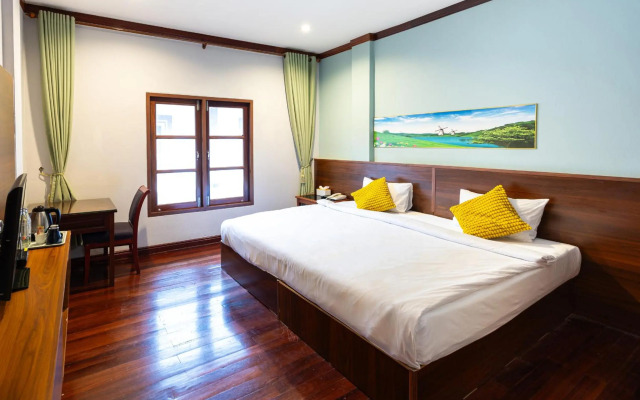 The President Hotel at Chokchai 4