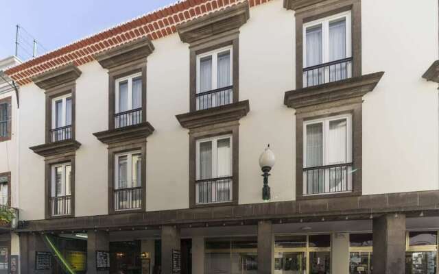 Downtown Funchal Apartment 4B P. Areeiro by An Island Apart