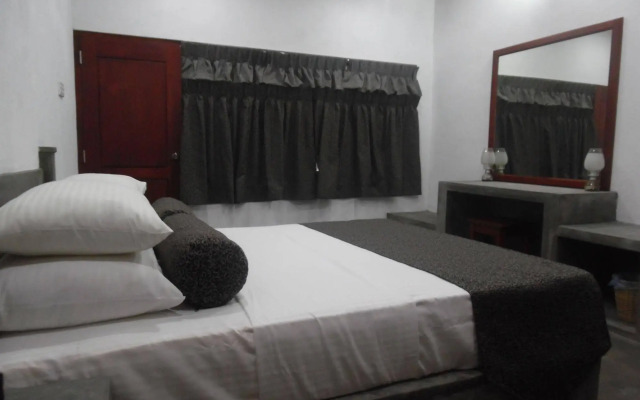 Thotupola Residence