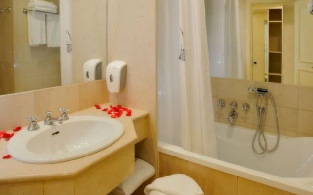 Eden Village Argonauti