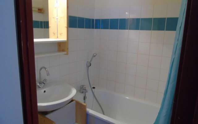 Lou Services Apartment CB24 LSI 001