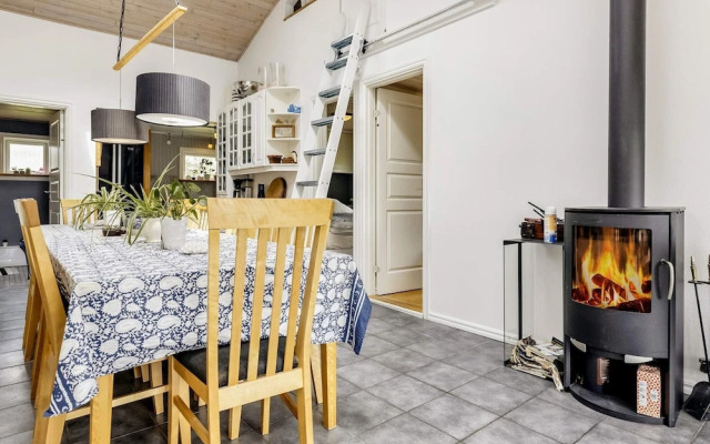 5 Star Holiday Home in Hals