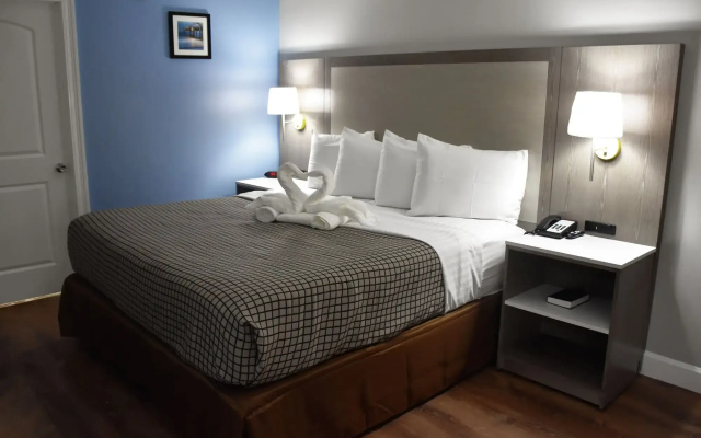 Destin Inn and Suites