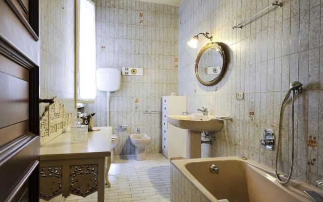 Strada Maggiore Apartment