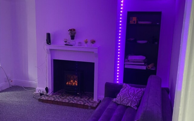 Sapphire Suites, Stunning 2-bed House in Bradford
