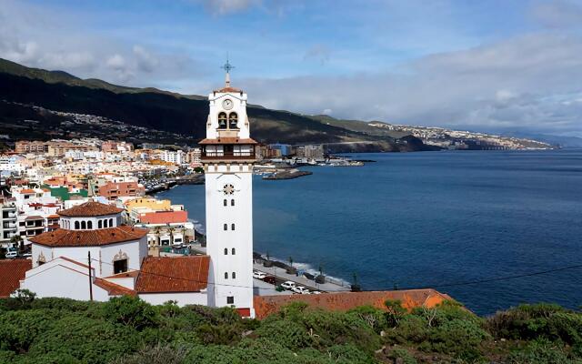Spacious holiday home in Candelaria with terrace