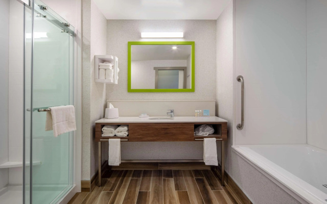 Hampton Inn & Suites by Hilton Edmonton St. Albert