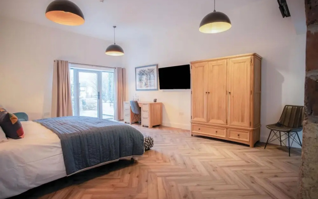 Suite 4 - Sleeping Giant Hotel - PEN Y CAE Inn