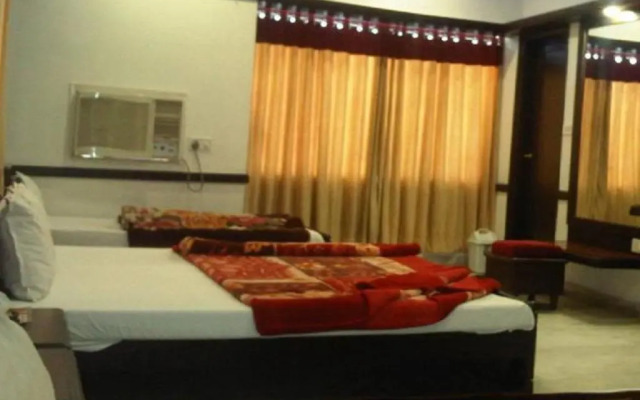 Hotel Ambaji International