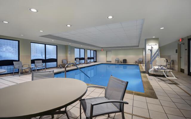 Holiday Inn Express & Suites Cincinnati Riverfront by IHG