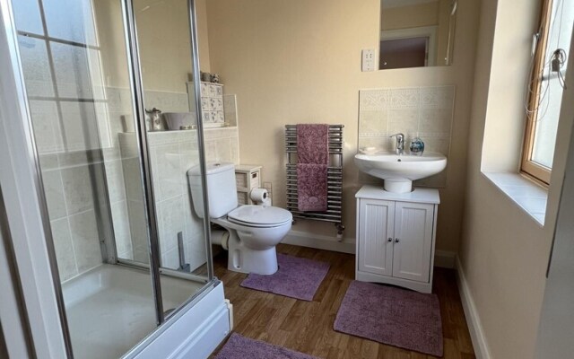 Amazing Marina View Apartment With Balcony Bristol