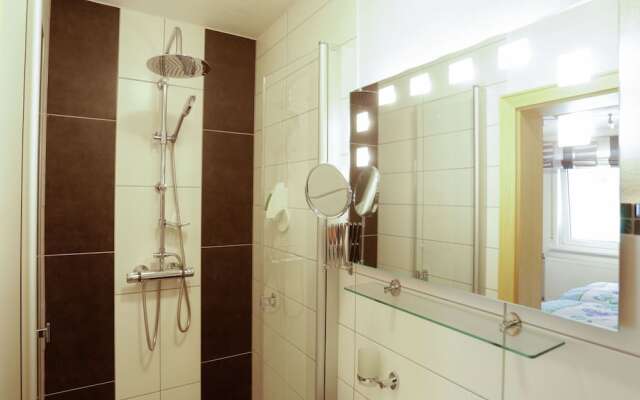 Bright Apartment in Medelon With Jacuzzi and Sauna