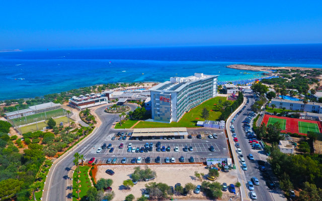 Asterias Beach Hotel