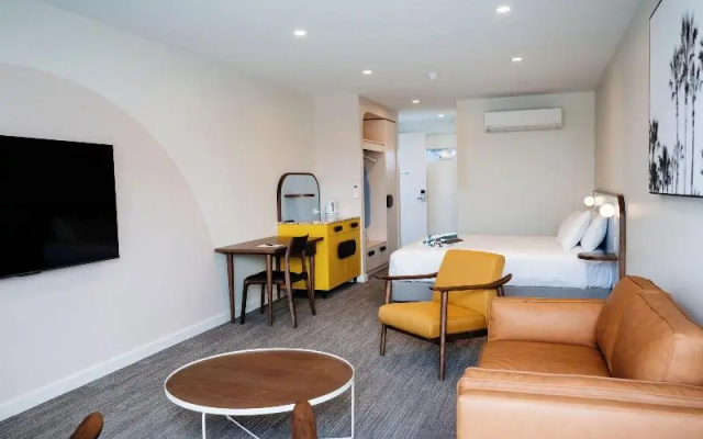 Peninsula Hotel Motel – Guest Rooms – Adelaide