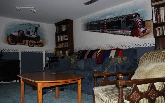 Joe-Lin Station Bed & Breakfast