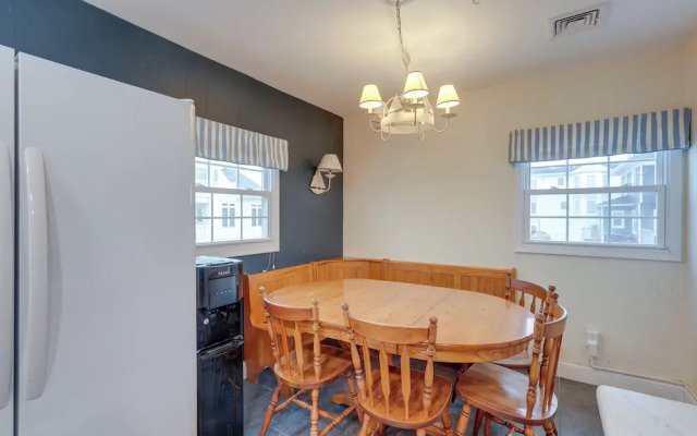 < 1/2 Mi to Boardwalk: Roomy Wildwood Retreat!