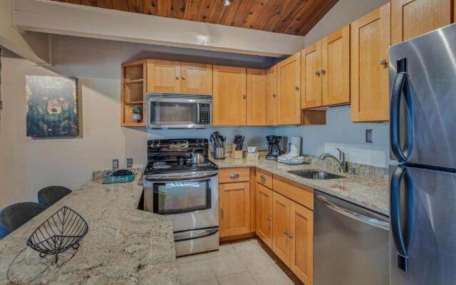 Laurelwood Condominiums Studio Premier Unit 114