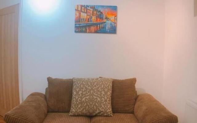 Comfortable double bedroom lovely bungalow
