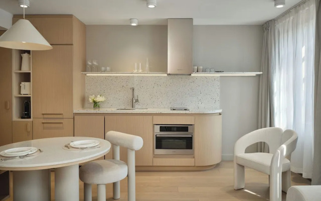 Corner Apartments