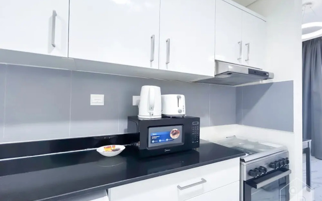 Spacious Studio With Balcony in AL Majan