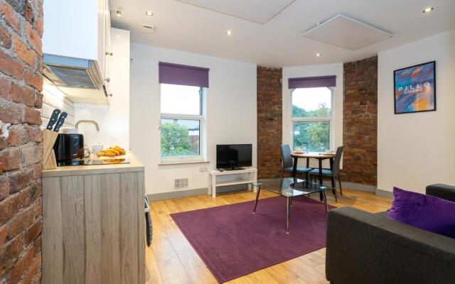 Pillo Rooms Serviced Apartments- Salford