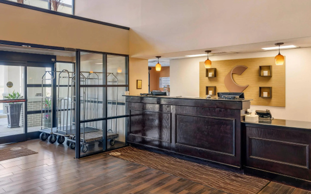 Comfort Inn & Suites Lincoln I-20
