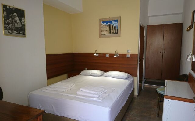 Eleni Rooms