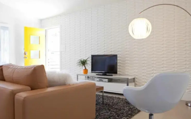 Travis Heights Modern III