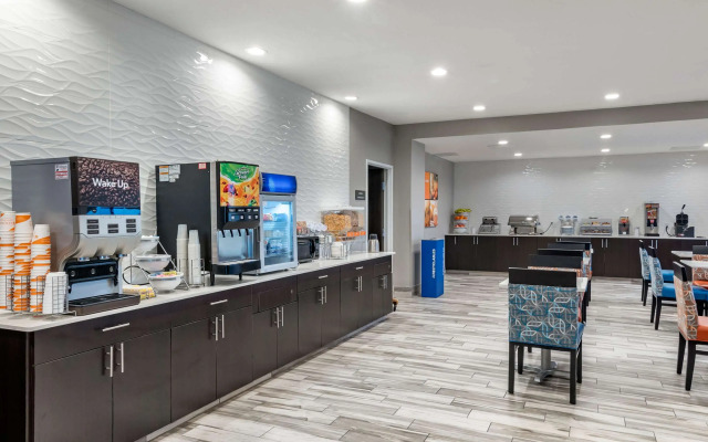 Comfort Inn & Suites