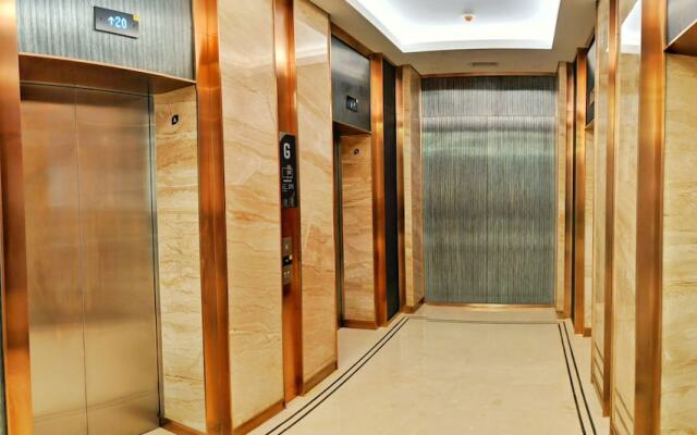 Lovina at Pollux Meisterstadt