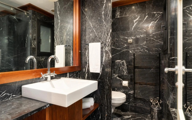 U232 Hotel