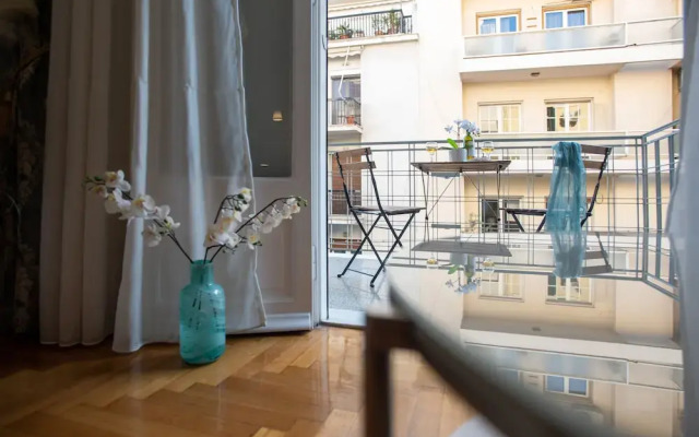 Blue Ark Acropolis Light