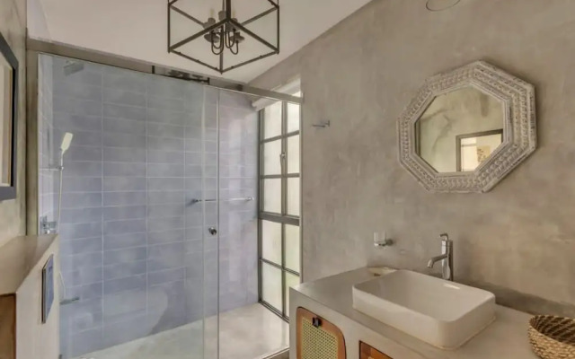 Casa Brilhante - 4BR Villa w Private Pool Garden