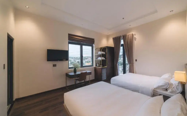 Sunset Hill Hotel