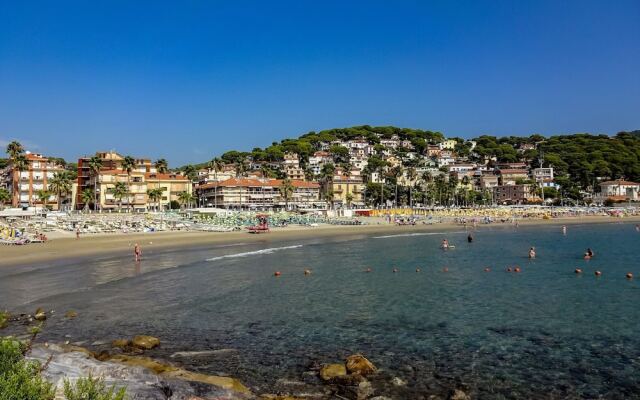 Frontline Beach 3 - M3 - Near To The Sea