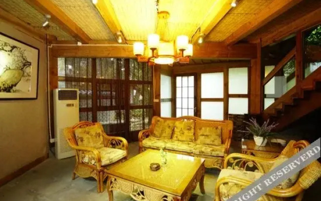 Taohuayuan Hostel