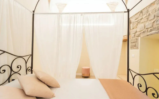 Romantic Escape City Centre With Jacuzzi & Parking